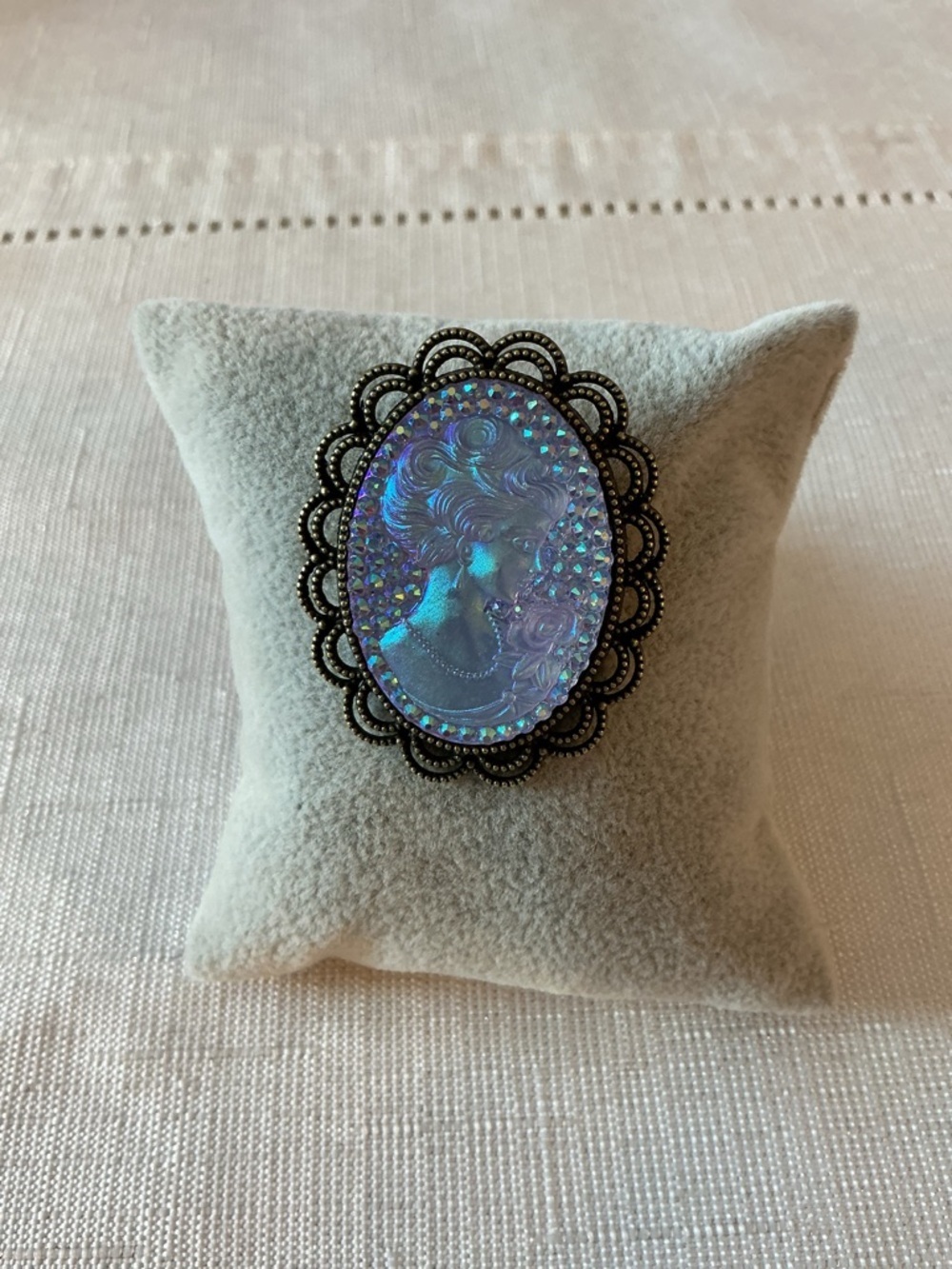 Iridescent Lavender Shimmer Cameo Antique BronzeTone Brooch
